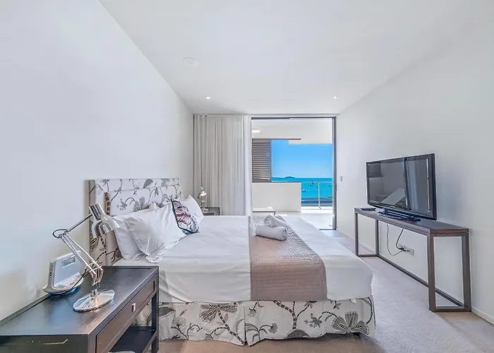 Executive On Whisper Bay - Cannonvale