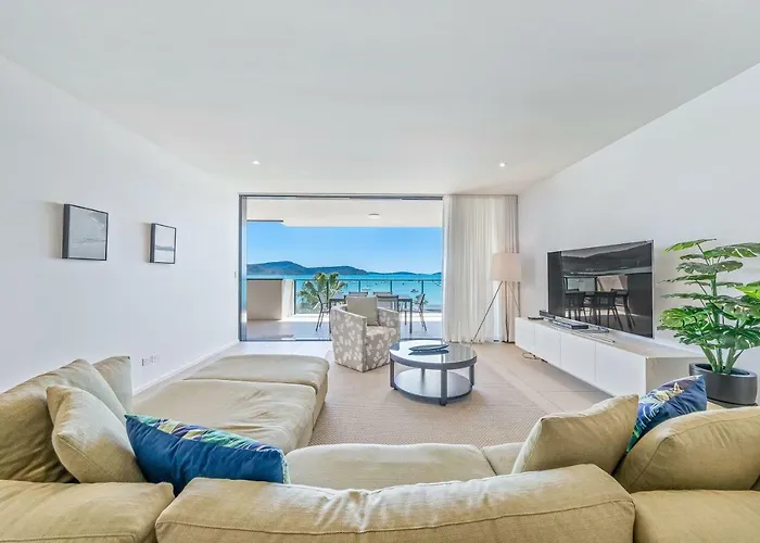 Executive On Whisper Bay - Cannonvale